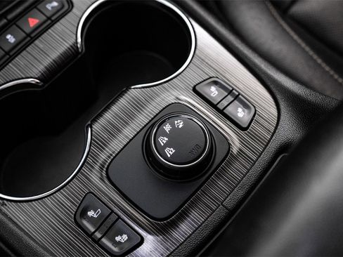 Used 2020 GMC Acadia SLT image 27