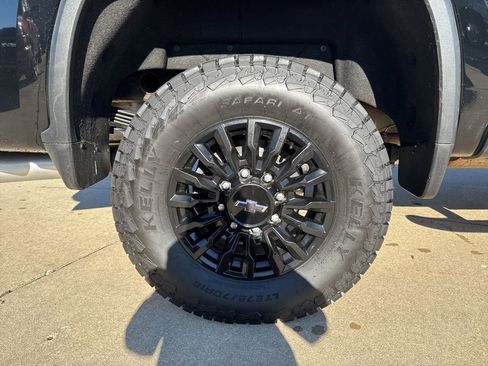 Used 2021 Chevrolet Silverado 2500 LTZ w/ LTZ Plus Package image 10