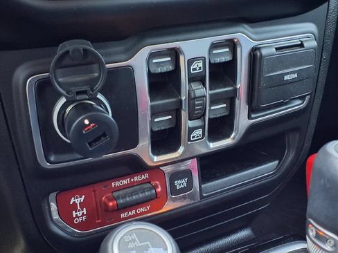 Used 2020 Jeep Wrangler Unlimited Rubicon w/ Safety Group AWD/4WD image 16