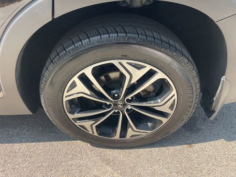 Used 2019 Hyundai Santa Fe Limited w/ Cargo Package image 16
