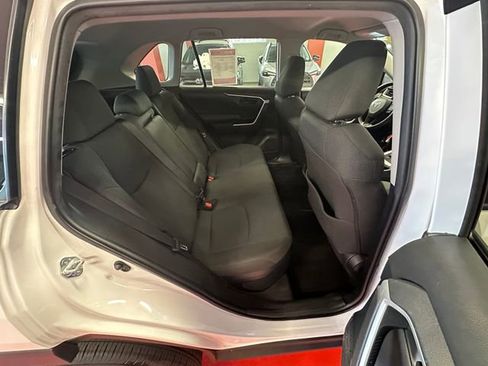 Used 2021 Toyota RAV4 LE image 15