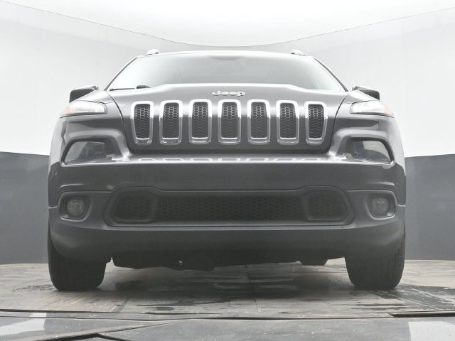 Used 2015 Jeep Cherokee Latitude w/ Comfort/Convenience Group FWD image 42