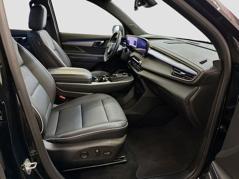 Used 2025 Buick Enclave Preferred image 34