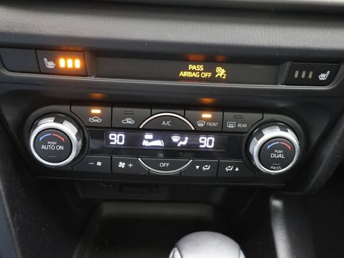 Used 2018 MAZDA MAZDA3 Touring image 23