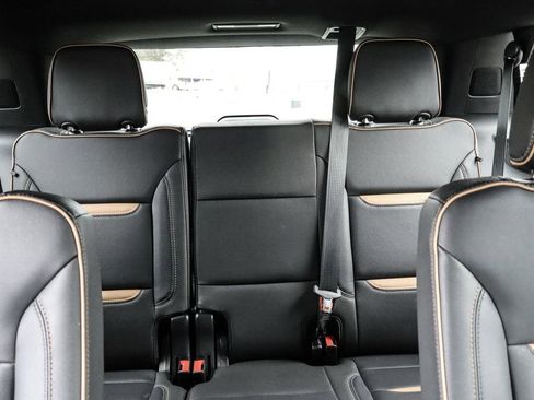 Used 2023 GMC Yukon AT4 w/ Technology Package image 19