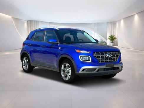 New 2025 Hyundai Venue Limited image 11
