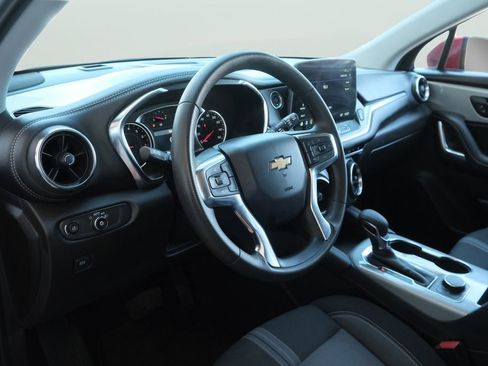 Used 2025 Chevrolet Blazer LT FWD image 17