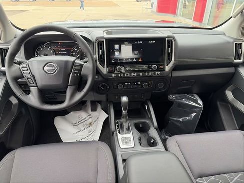 New 2026 Nissan Frontier SV w/ All-Weather Content Package AWD/4WD image 13