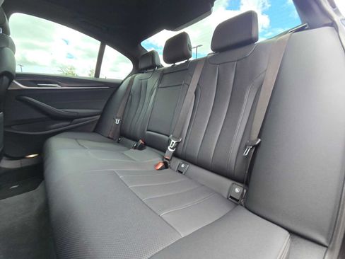 Used 2023 BMW 530e xDrive w/ M Sport Package AWD/4WD image 17