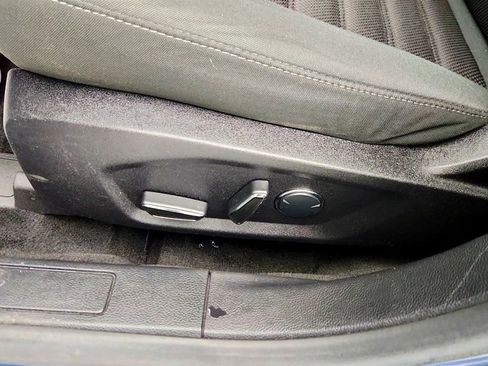 Used 2018 Ford Fusion SE image 11