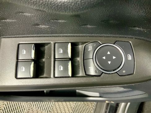 Used 2020 Ford Escape SE image 22