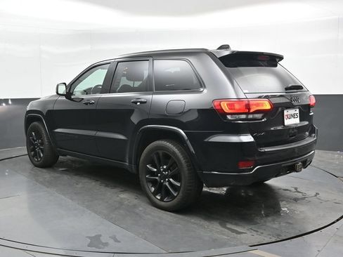 Used 2021 Jeep Grand Cherokee Laredo X AWD/4WD image 31