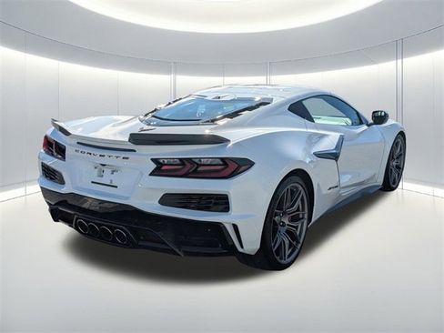 Used 2025 Chevrolet Corvette Z06 image 5