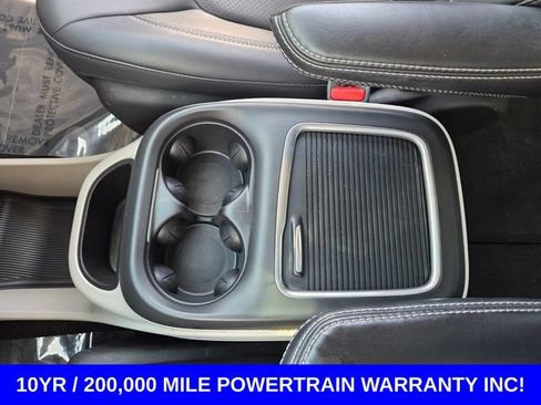 Used 2024 Chrysler Pacifica Touring-L FWD image 27
