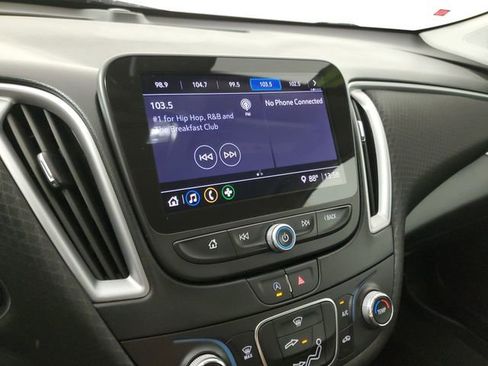 Used 2024 Chevrolet Malibu LS image 26