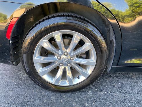 Used 2019 Chrysler 300 Limited AWD/4WD image 26
