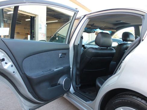 Used 2005 Nissan Altima 3.5 SE w/ (X02) Navigation Pkg FWD image 13