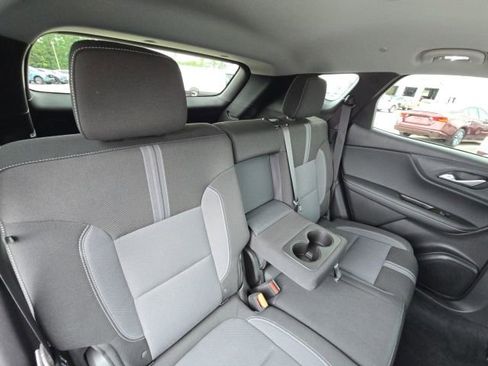 Used 2024 Chevrolet Blazer LT w/ Convenience Package FWD image 15