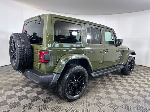 Used 2022 Jeep Wrangler Unlimited Sahara w/ Cold Weather Group image 3