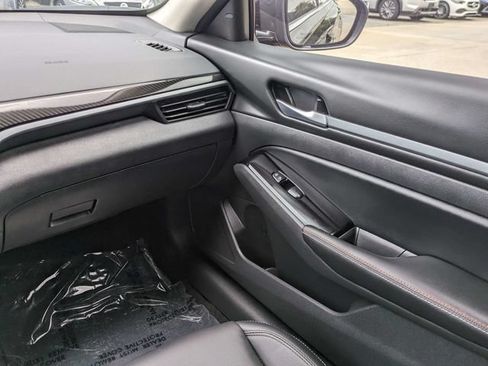 Used 2024 Nissan Altima 2.5 SR w/ SR Premium Package FWD image 17