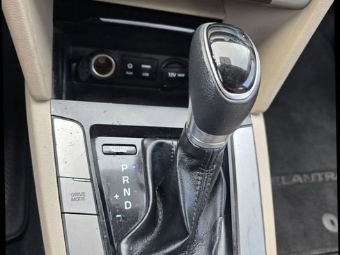 Used 2018 Hyundai Elantra SEL image 24