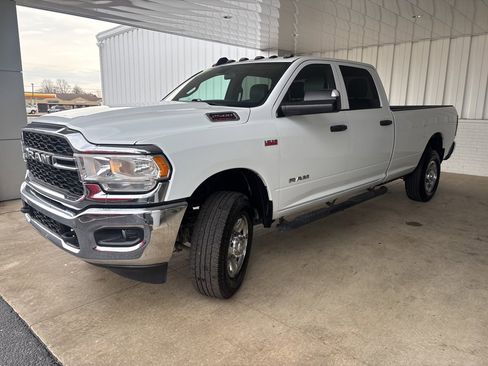 Used 2022 RAM 2500 Tradesman w/ Chrome Appearance Group image 3