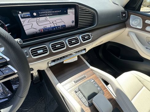 New 2026 Mercedes-Benz GLS 450 4MATIC image 32