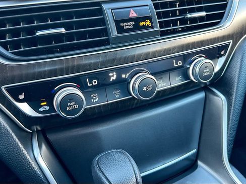 Used 2018 Honda Accord EX image 15