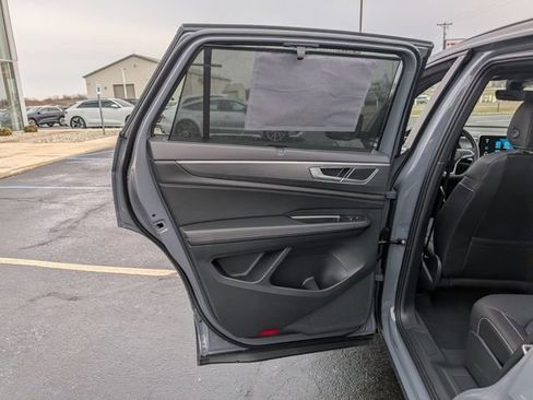 New 2026 Volkswagen Atlas Cross Sport SE AWD/4WD image 13