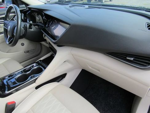 Used 2023 Buick Envision Avenir FWD image 12