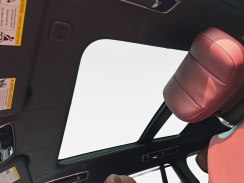 New 2025 Land Rover Range Rover Autobiography AWD/4WD image 31