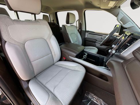Used 2025 RAM 1500 Laramie AWD/4WD image 26