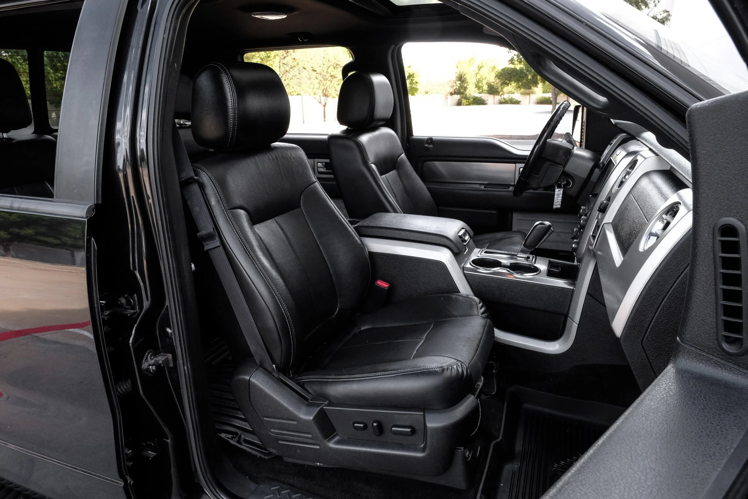 Used 2014 Ford F150 FX4 w/ Equipment Group 402A Luxury AWD/4WD image 39