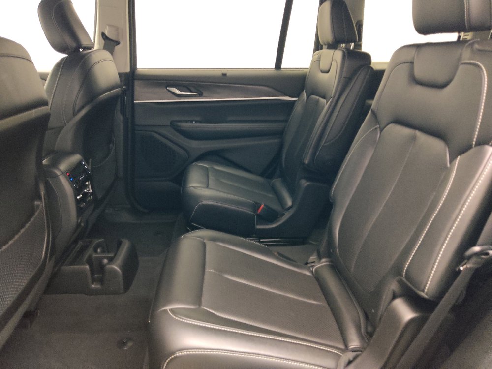 Used 2023 Jeep Grand Cherokee L Limited w/ Luxury Tech Group II RWD image 18