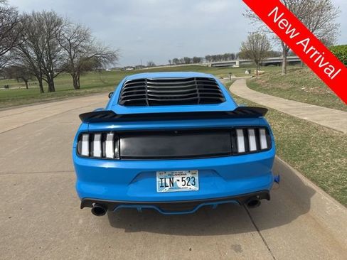 Used 2017 Ford Mustang GT w/ GT Performance Package image 4