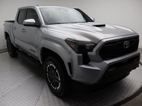 Used 2024 Toyota Tacoma TRD Sport image 6