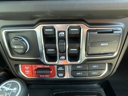 Used 2026 Jeep Wrangler Unlimited Rubicon AWD/4WD image 30