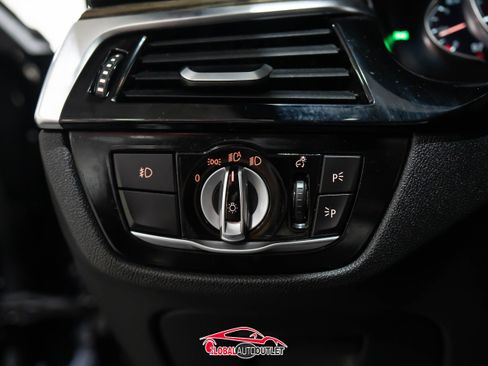 Used 2018 BMW 530e w/ Premium Package 2 image 38