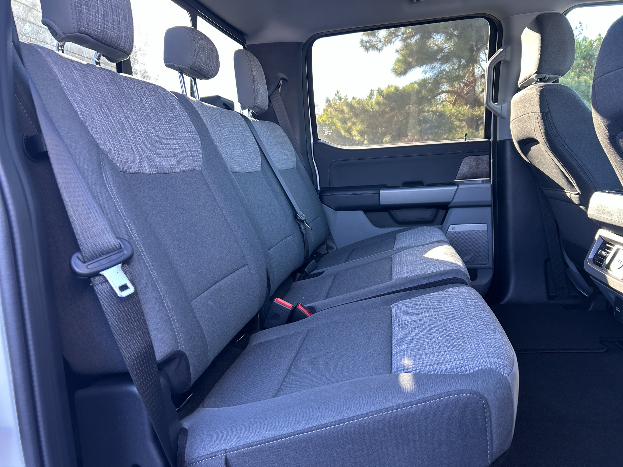 New 2027 Ford F250 XLT w/ XLT Premium Package AWD/4WD image 11
