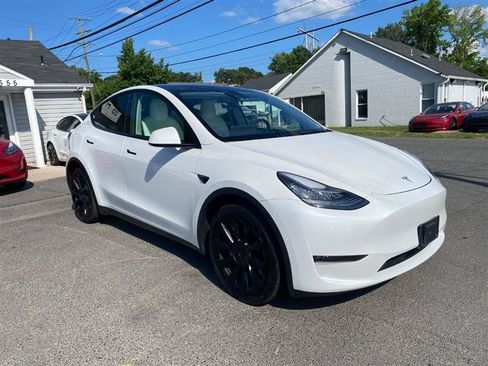 Used 2021 Tesla Model Y Long Range AWD/4WD image 7