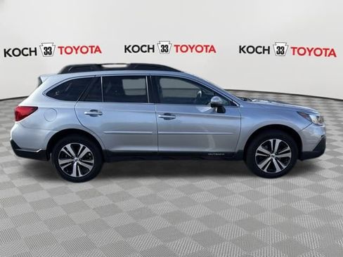 Used 2018 Subaru Outback 2.5i Limited image 8
