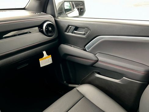 New 2025 Chevrolet Colorado Z71 w/ Z71 Convenience Package 2 image 11