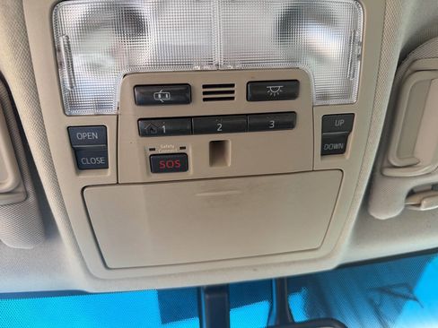 Used 2012 Toyota Camry XLE image 25