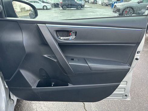 Used 2015 Toyota Corolla S image 37