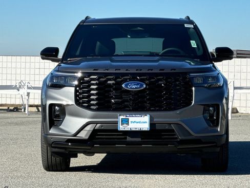 New 2026 Ford Explorer ST-Line w/ ST-Line Street Pack AWD/4WD image 9