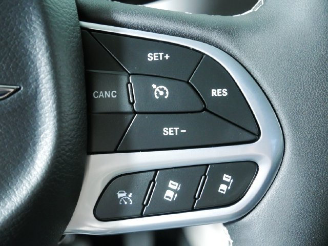 Used 2024 Chrysler Pacifica Touring-L AWD/4WD image 24