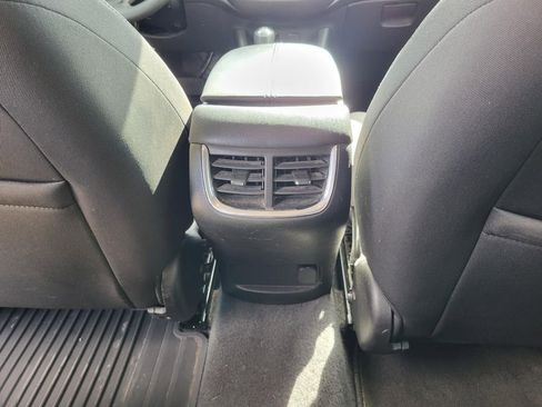 Used 2018 Chevrolet Malibu LT image 14