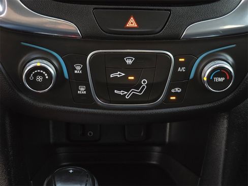 Used 2018 Chevrolet Equinox LT image 21