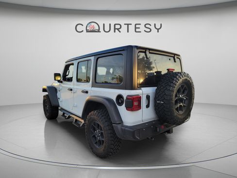 Used 2025 Jeep Wrangler Unlimited Sport AWD/4WD image 2