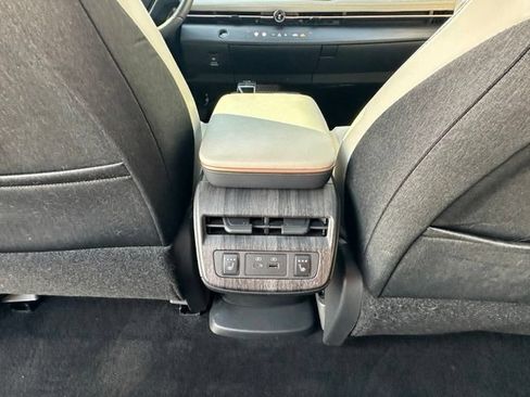 Used 2024 Nissan Ariya AWD image 28